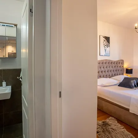 아파트 Morska 6 Luxury Znjan