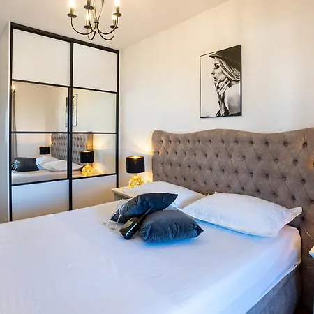 Apartment Morska 6 Luxury Znjan *