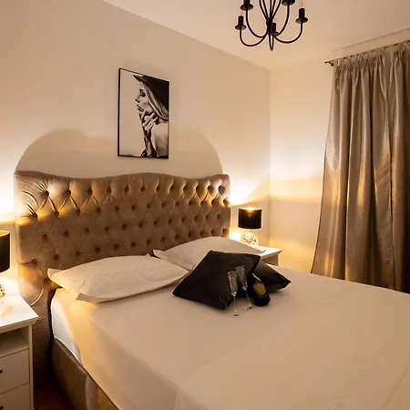 Apartment Morska 6 Luxury Znjan